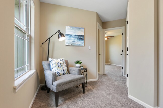 Foto del edificio - Serrano Townhomes