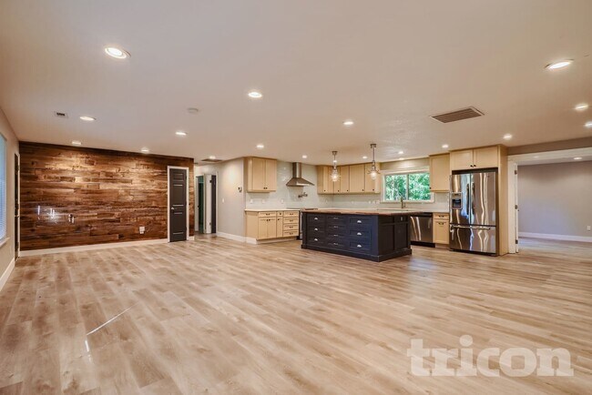 Foto del edificio - 13100 NE 159th St