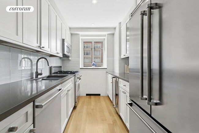 Foto del edificio - 200 E 66th St