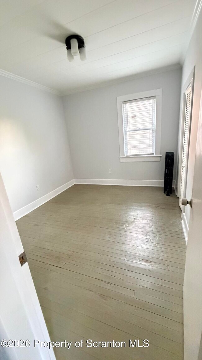 Foto del edificio - 641 E Elm St