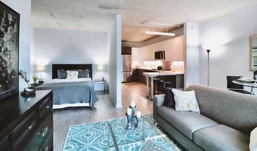 Building Photo - 1021 W Addison St