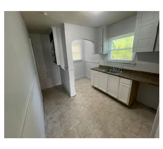 Foto del edificio - 14600 Strathmoor St