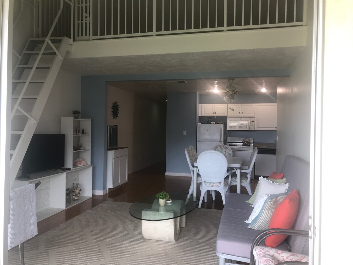 LOFT WITH STAIRS - 623 Sunfish Way