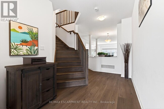 Building Photo - 225 Longboat Run W