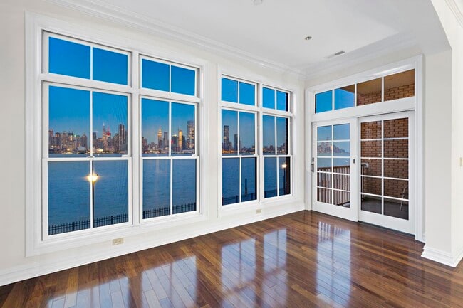 Building Photo - 19 Regency Pl