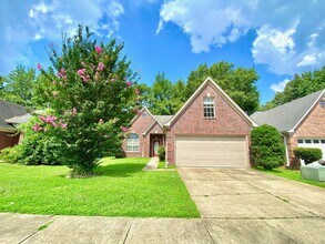 Building Photo - 8337 Regal Bend Dr