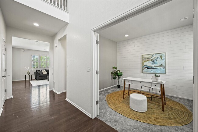 Foto del edificio - Beautiful 5 Bedroom Home- Move in Ready- C...