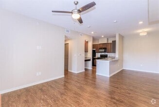 Building Photo - 2991 Lakeside Dr