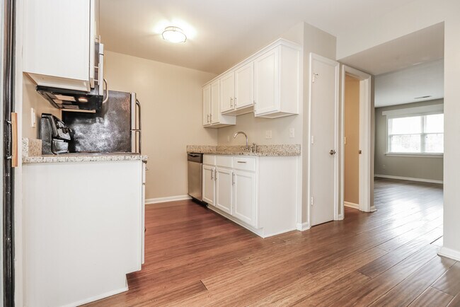 Foto del edificio - Charming 2 Bedroom Townhome