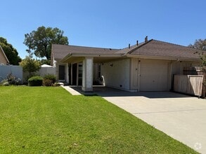 Building Photo - 19 Abrazo Dr