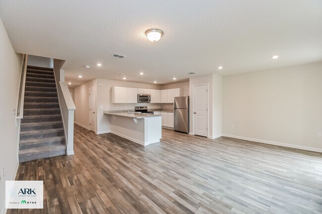 Foto del edificio - 45335 Red Brick Dr