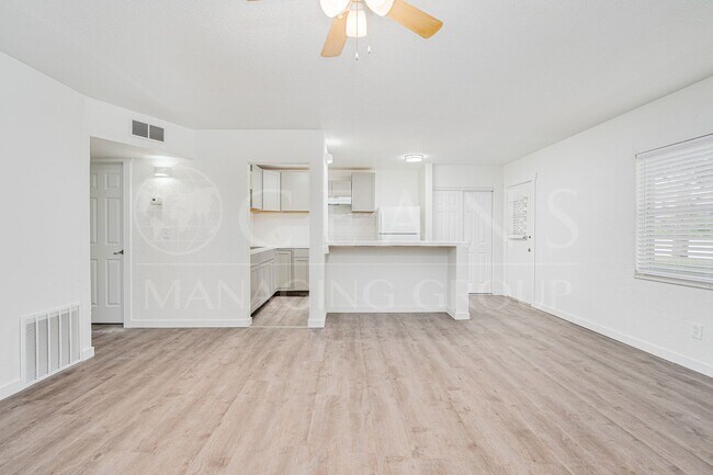 Foto del edificio - Coastal Living in the Heart of Daytona Beach