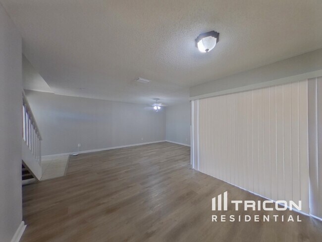 Foto del edificio - 4715 Grove Point Dr