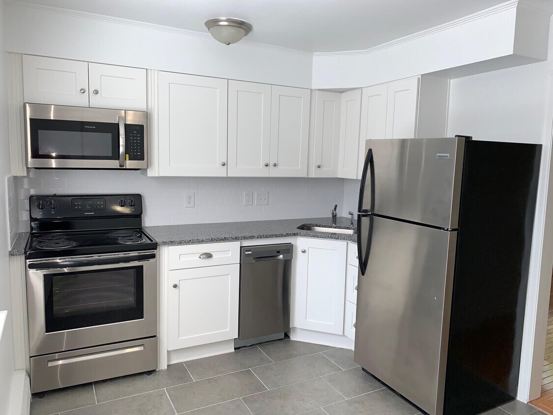 Kitchen - 132 Cricket Ave