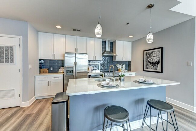Foto del edificio - 950 W Peachtree St NW