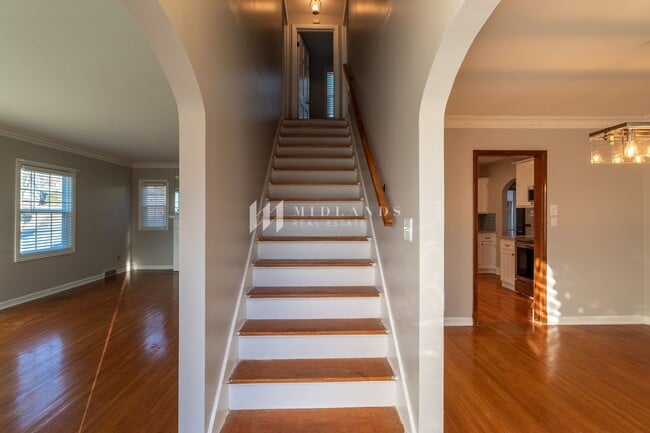 Photo - Charming 1.5 story in Aksarben House