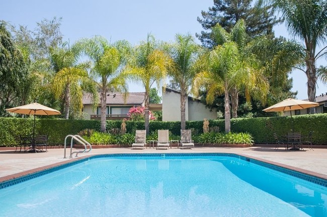 Building Photo - 1129 Montebello Dr
