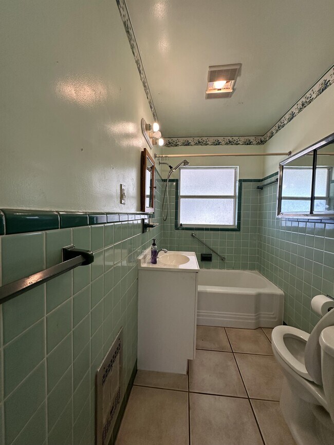 Building Photo - 501 Ridge Manor Dr