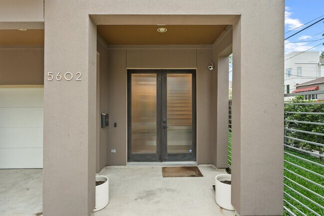 Foto del edificio - 5602 Blossom St