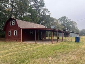 Building Photo - 1560 W County Rd