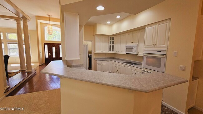 Building Photo - 393 Creedmoor Rd