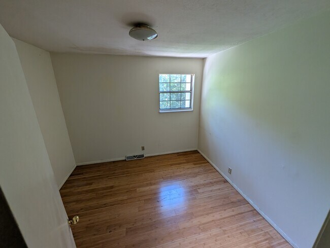 Foto del edificio - 9101 Cedarpark Ln NW