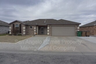 Building Photo - 1217 Elmo Ln