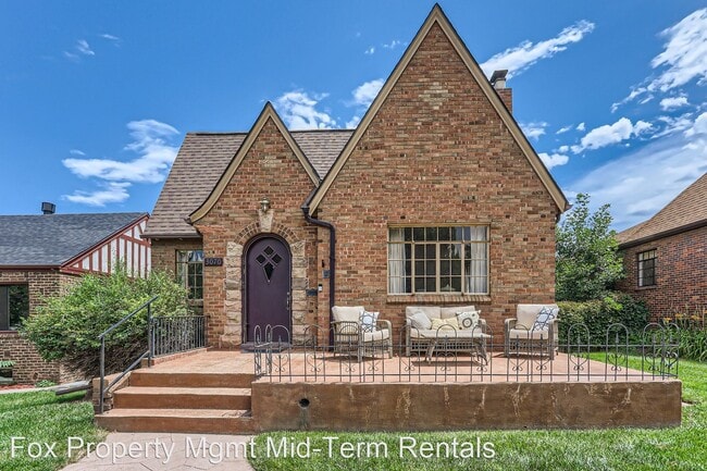 Building Photo - 2 br, 1 bath House - 3070 Bellaire St.