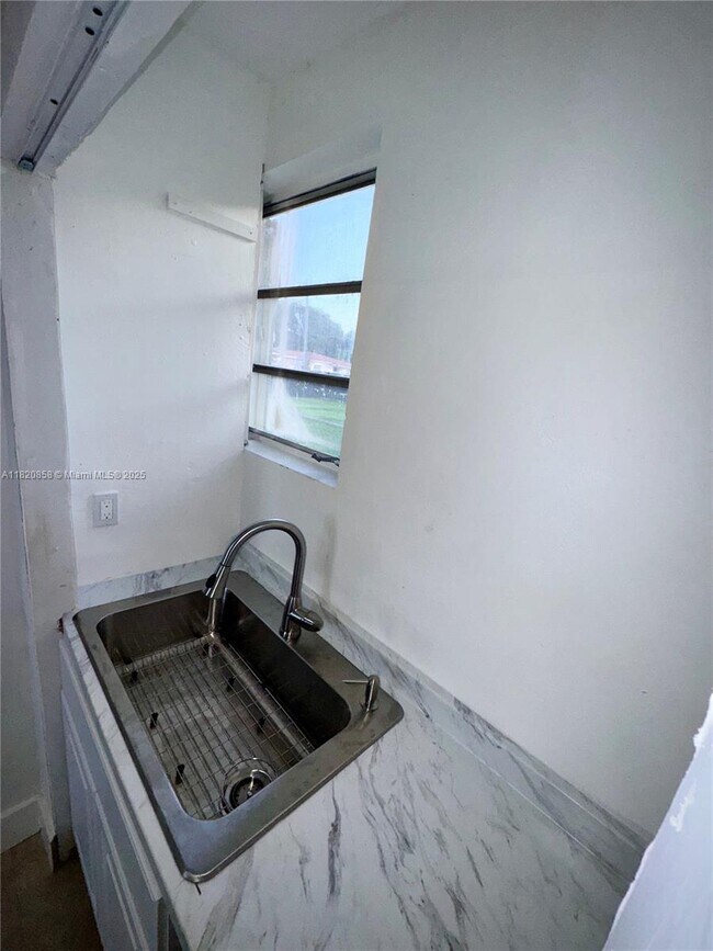 Foto del edificio - 2331 NW Flagler Terrace
