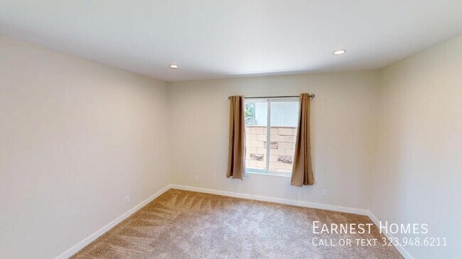 Foto del edificio - 8228 Laurelgrove Ave