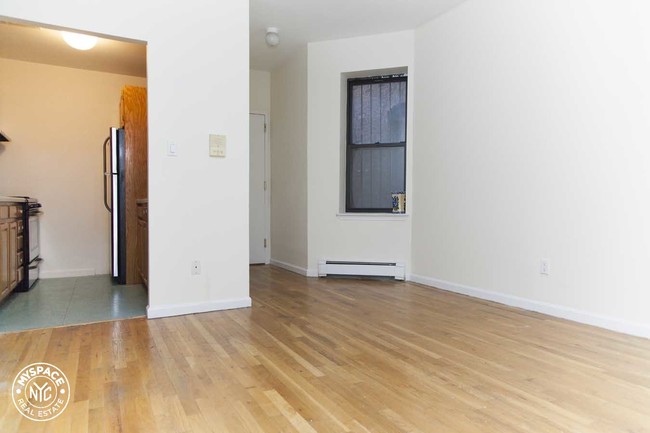 Building Photo - 421 Throop Ave