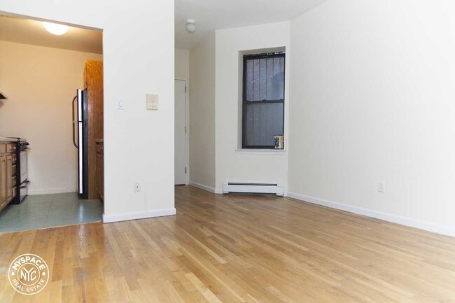 Foto del edificio - 421 Throop Ave