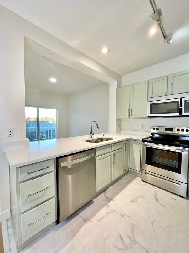 Foto principal - 3714 S Holly Park Dr