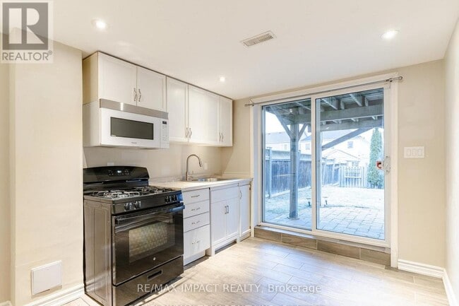 Building Photo - 1203 Meath Dr