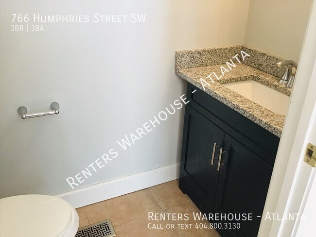 Foto del edificio - 766 Humphries St SW
