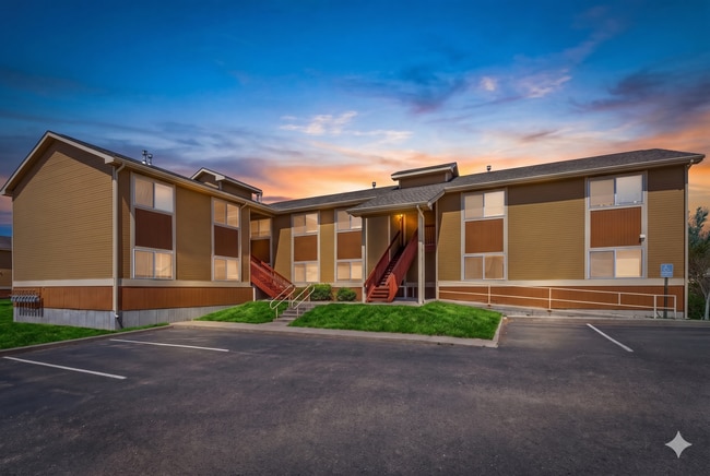 Building Photo - Whitcomb Apartments