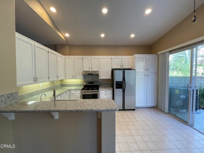 Building Photo - 27810 Sandstone Ct