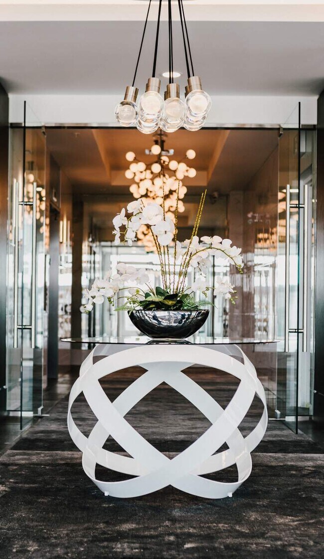 Building Photo - LXTX