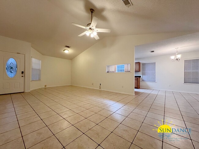 Building Photo - Lovely 3 Bedroom Home near Hurlburt Field!