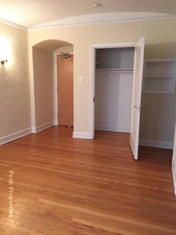 Foto principal - 536 S Clark St