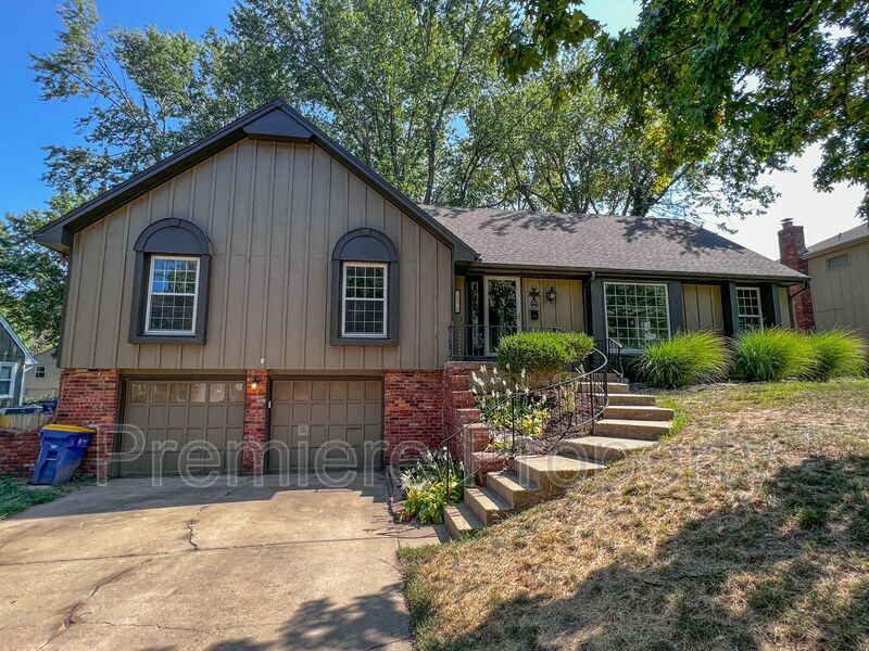 10727 W 101st Terrace, Overland Park, KS 66214 House Rental in