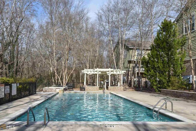Building Photo - 660 Barnett Shoals Rd