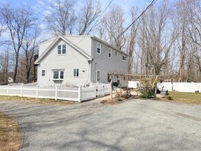 Building Photo - 244 Crosby Rd