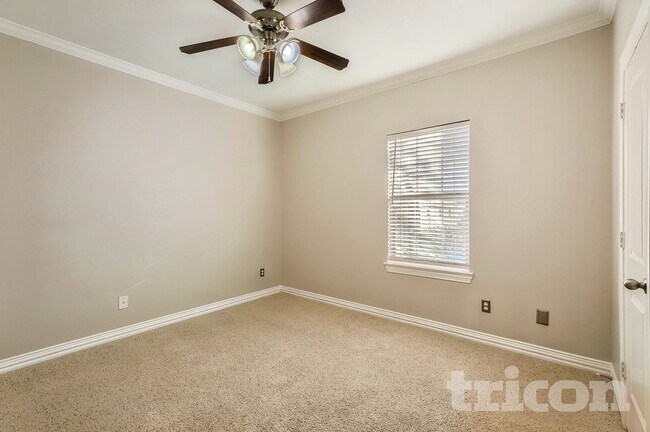 Foto del edificio - 2240 27th Ave Ct