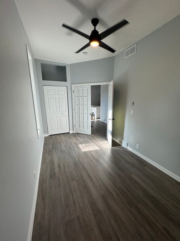 44 N Main St Unit APT B, Deerfield, WI 53531 Apartments in Deerfield