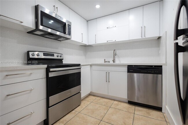 Foto del edificio - 1720 NW N River Dr