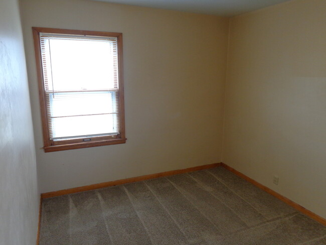 Building Photo - Large Corner Lot