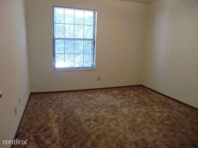 Building Photo - 2 Quail Hollow Ct