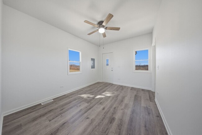 Building Photo - 835 Bishop Ave