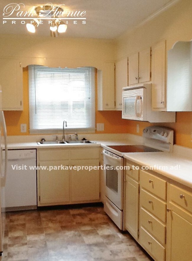 Building Photo - 122 Charlestowne Cir